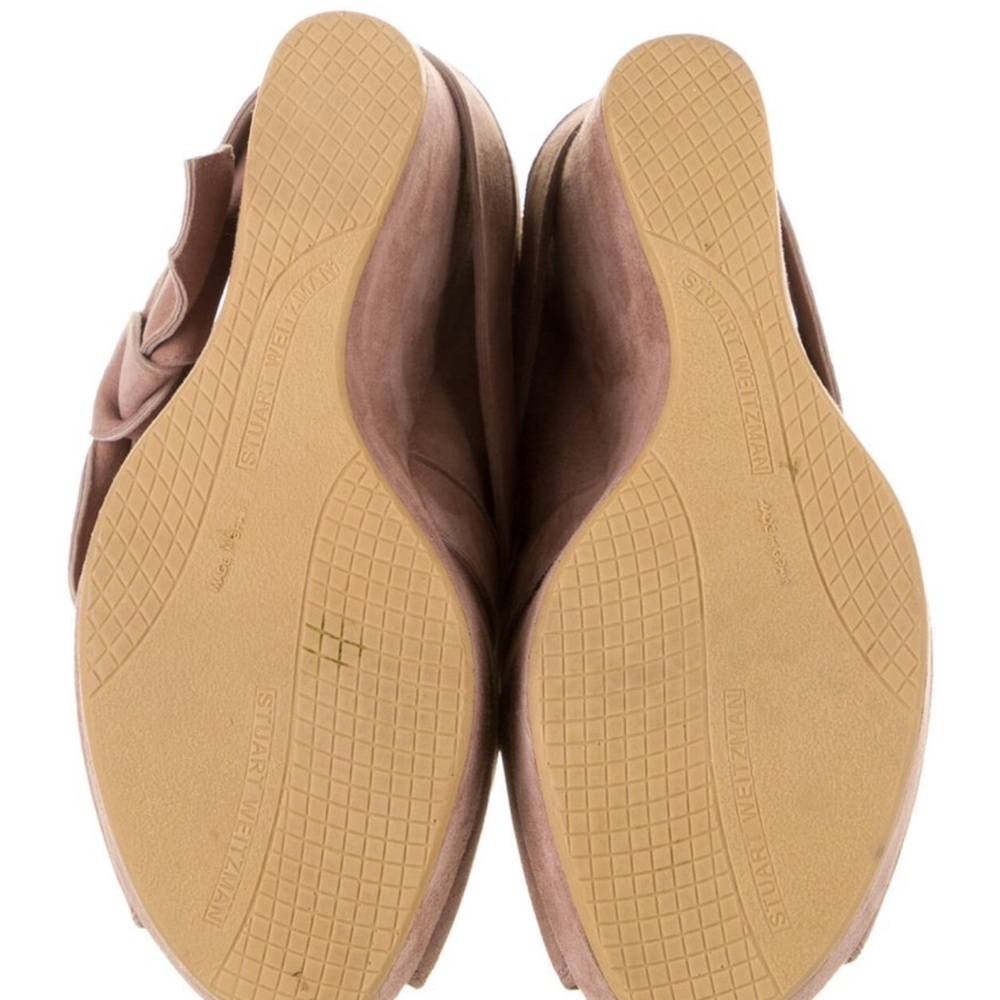 Stuart Weitzman Suede Bow Accents Pumps - Picture 4 of 4
